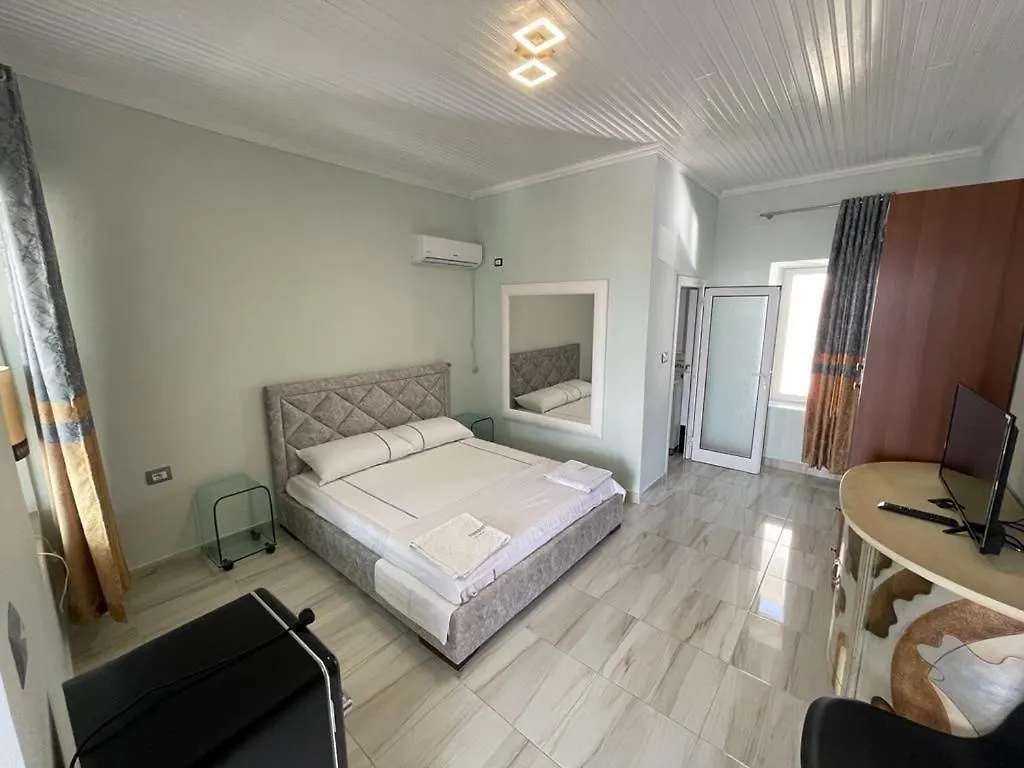 Paolo'S Apartaments Himare