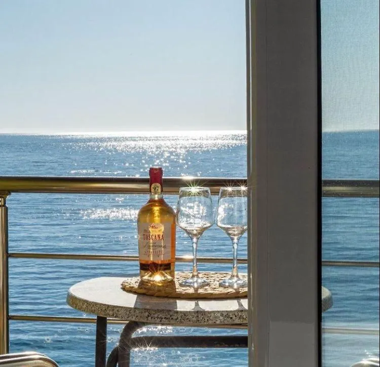 Paolo'S Apartaments Himare